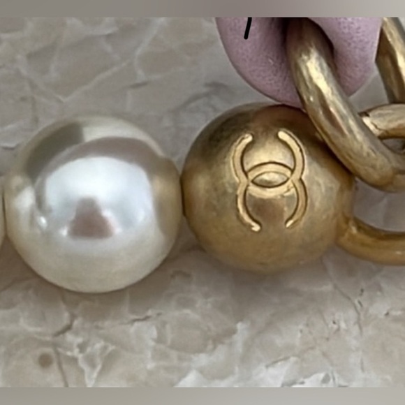 CHANEL Luxurious Lamb leather bag authentic 100% - Picture 3 of 16